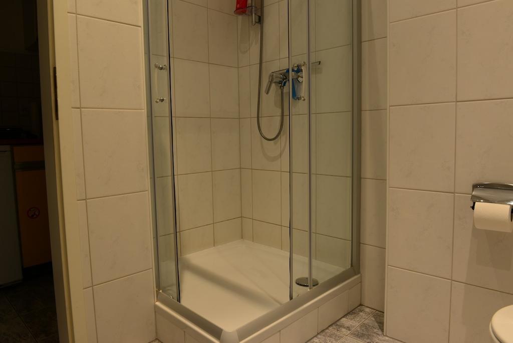 Monteur Und Messewohnung ロートガウ エクステリア 写真