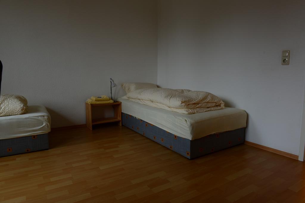 Monteur Und Messewohnung ロートガウ エクステリア 写真